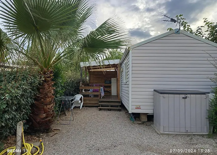 Vacances Familiales Dans Camping Avec Piscine
