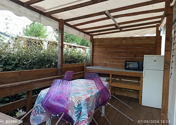Vacances Familiales Dans Camping Avec Piscine