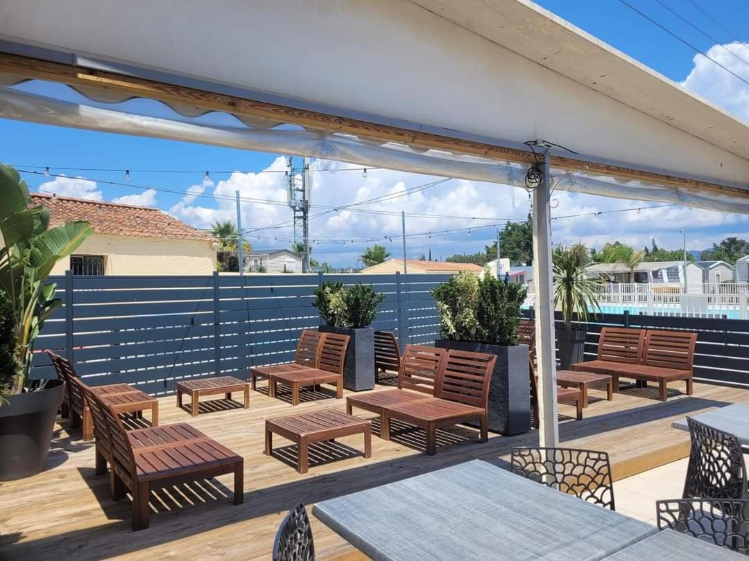 Familiales Dans Avec Piscine * Fréjus