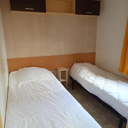 Vacances Familiales Dans Camping Avec Piscine Fréjus Exterior foto