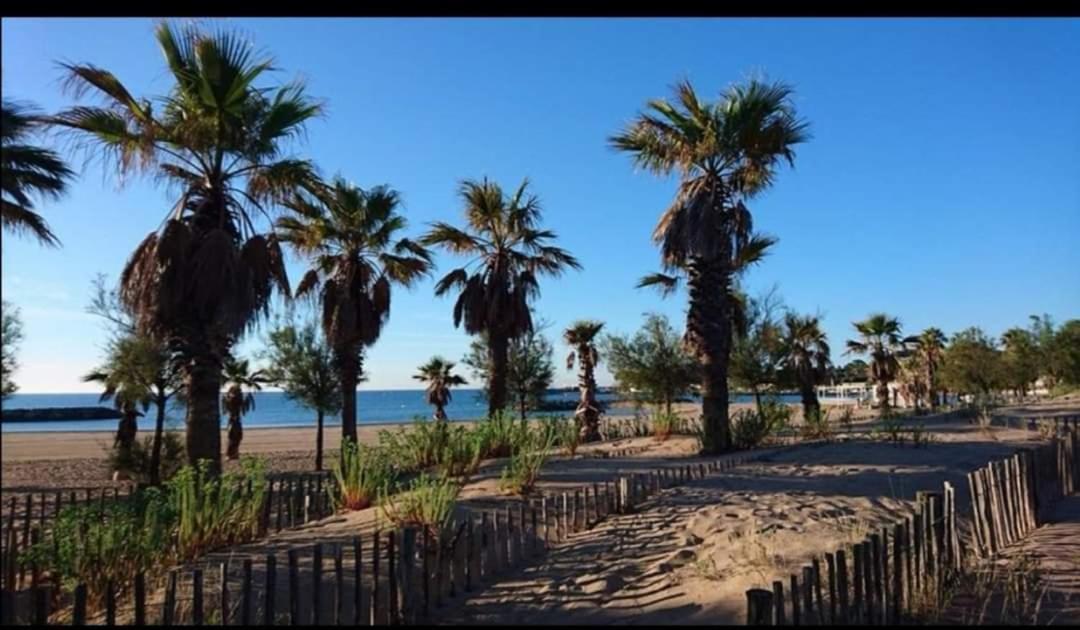 Parque de Campismo Familiales Dans Avec Piscine Fréjus