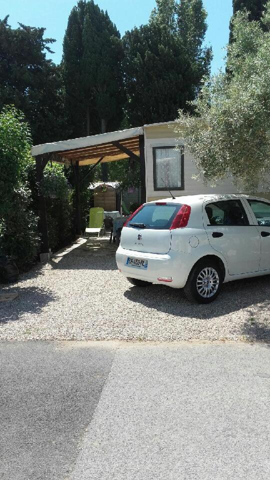 Familiales Dans Avec Piscine Parque de Campismo Fréjus