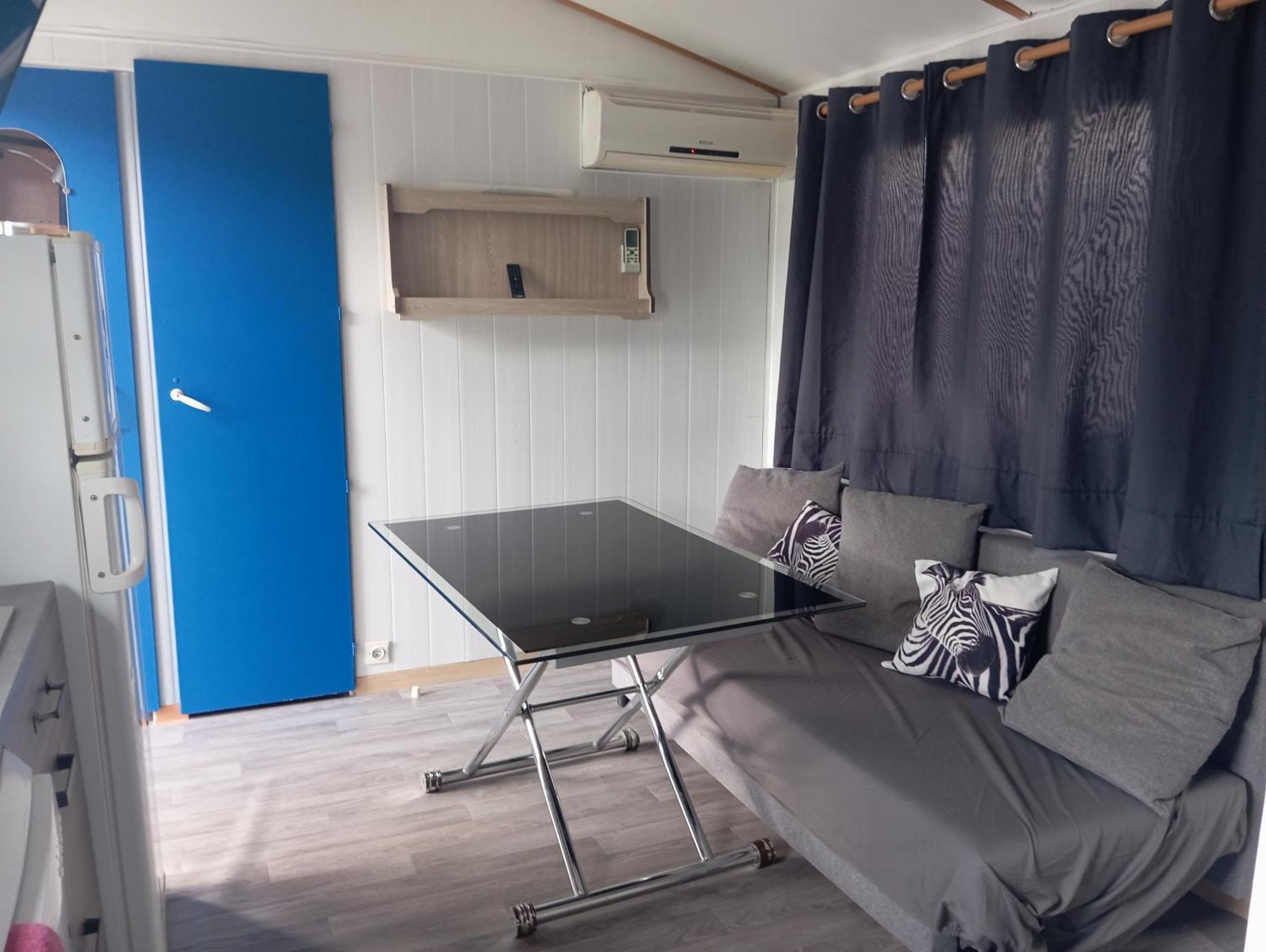 Familiales Dans Avec Piscine Parque de Campismo Fréjus
